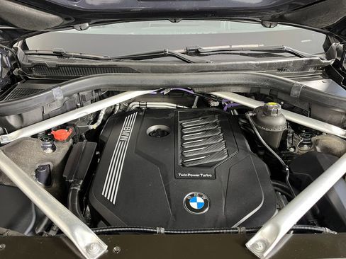 Used 2021 BMW X7 xDrive40i w/ Premium Package image 23