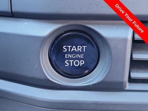 Used 2025 Nissan Pathfinder S FWD image 9