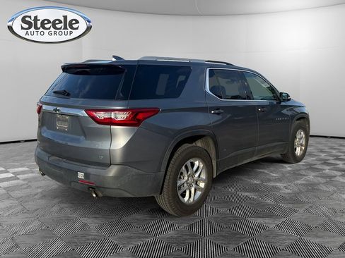 Used 2018 Chevrolet Traverse LT FWD image 2