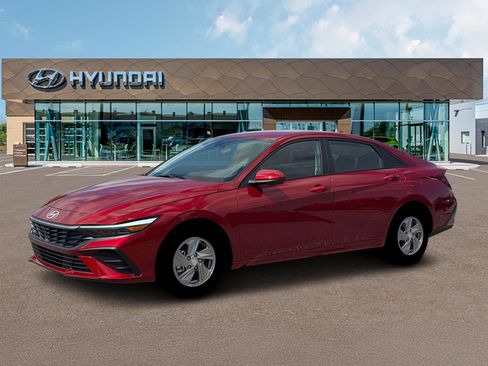 New 2026 Hyundai Elantra SE image 2