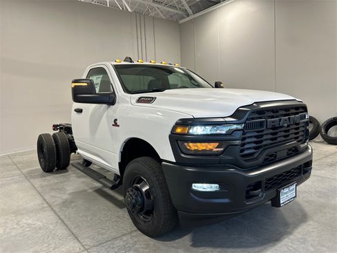 New 2026 RAM 3500 Tradesman image 4