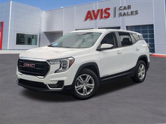 Used 2024 GMC Terrain SLE image 1