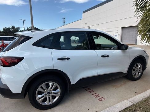Used 2023 Ford Escape FWD image 11