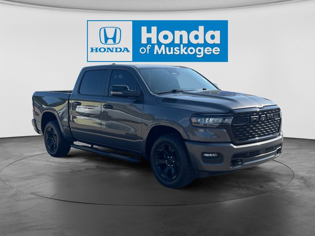 Used 2025 RAM 1500 Big Horn AWD/4WD image 3