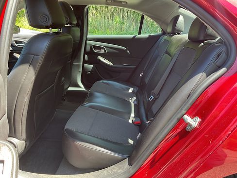 Used 2014 Chevrolet Malibu LT FWD image 9