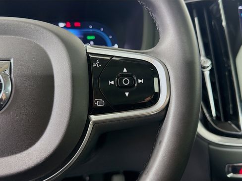 Used 2023 Volvo S60 T8 Plus image 15