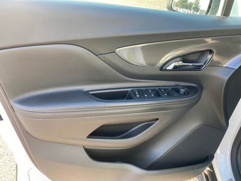 Used 2022 Buick Encore Preferred w/ Safety Package image 15