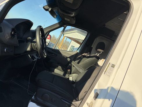 Used 2019 Mercedes-Benz Sprinter 144 w/ Driver Convenience Package image 20