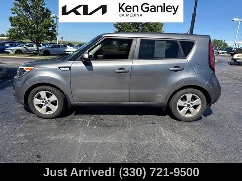 Used 2019 Kia Soul FWD image 2
