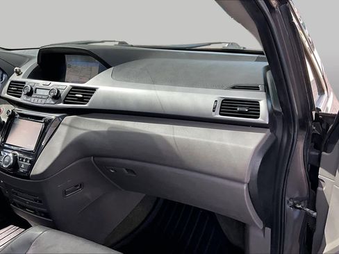 Used 2015 Honda Odyssey Touring image 19