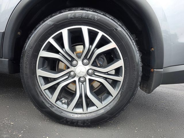 Used 2016 Mitsubishi Outlander GT AWD/4WD image 9