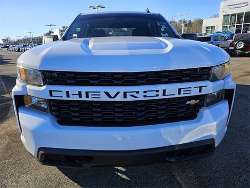 Used 2020 Chevrolet Silverado 1500 Custom w/ Custom Value Package image 2