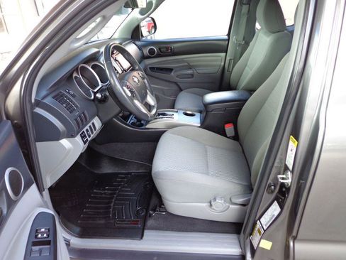 Used 2015 Toyota Tacoma 2WD Access Cab w/ SR5 Package image 9