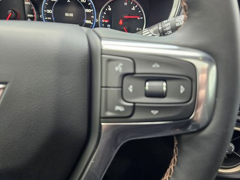 Used 2025 Chevrolet Blazer Premier w/ Driver Confidence II Package image 32