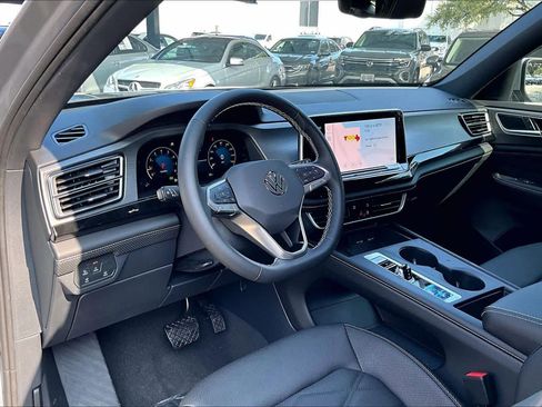 New 2026 Volkswagen Atlas Cross Sport SE image 8