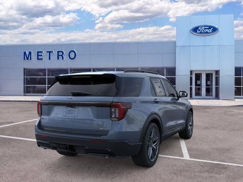 New 2026 Ford Explorer ST-Line w/ ST-Line Street Pack AWD/4WD image 8