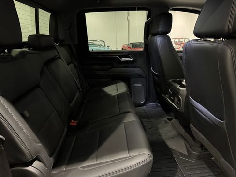 Used 2024 GMC Sierra 2500 Denali w/ Technology Package image 36