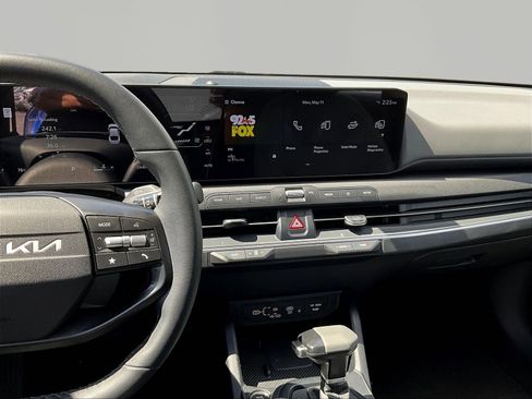 Used 2025 Kia K4 EX FWD image 9