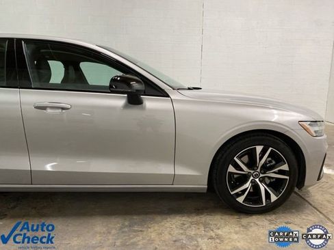 Used 2025 Volvo S60 B5 Core image 11