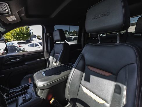 Used 2025 GMC Sierra 3500 AT4 w/ Technology Package AWD/4WD image 21