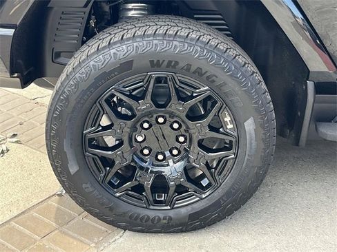 New 2026 GMC Hummer EV 4x4 Crew Cab image 32