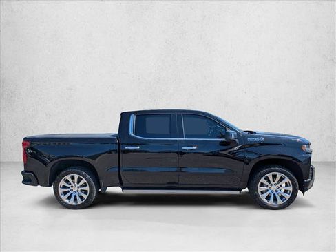 Used 2020 Chevrolet Silverado 1500 High Country w/ Technology Package AWD/4WD image 4