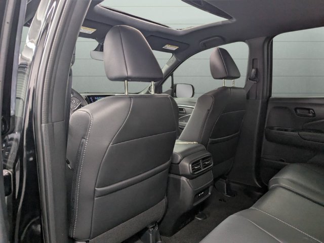 Used 2025 Honda Passport EX-L image 31