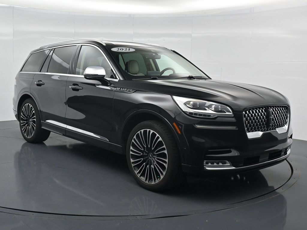 Used 2021 Lincoln Aviator Black Label w/ Class IV Trailer Tow Package AWD/4WD image 9
