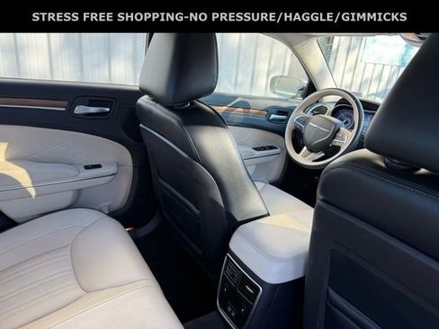 Used 2016 Chrysler 300 C Platinum w/ Safetytec Plus Group image 37