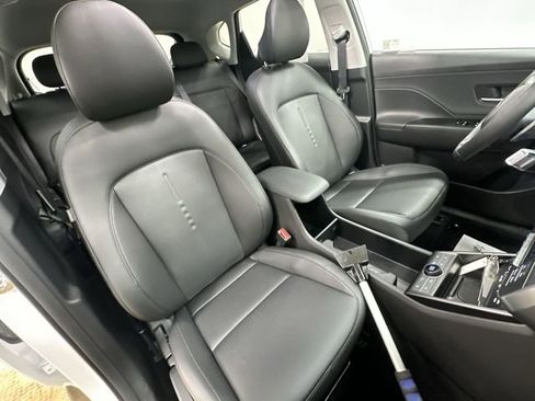 Used 2025 Hyundai Kona Limited image 27