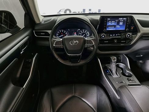 Used 2021 Toyota Highlander XLE FWD image 27