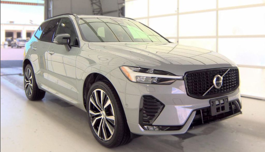 Used 2024 Volvo XC60 B5 Plus w/ Protection Package Premier AWD/4WD image 5