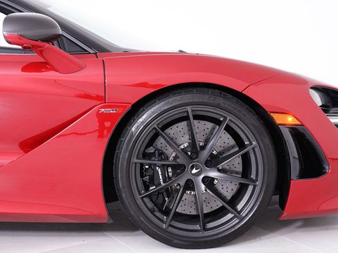 Used 2020 McLaren 720S Spider RWD image 17