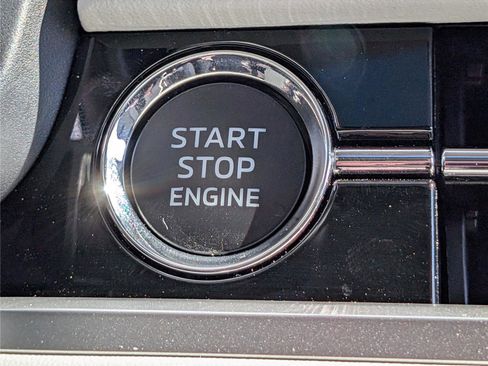 Used 2024 Mitsubishi Outlander SEL image 32