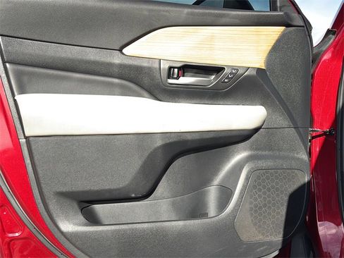 Used 2024 Toyota Grand Highlander Platinum image 18