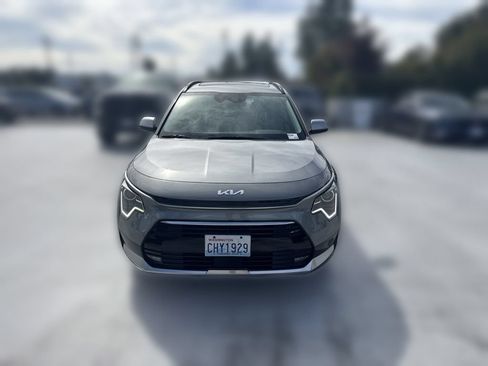 Certified 2023 Kia Niro EX Touring FWD image 2