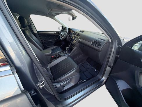 Used 2022 Volkswagen Tiguan SE FWD image 31