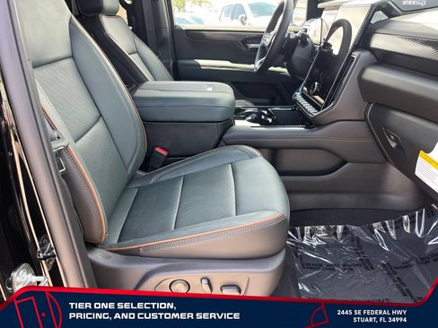 New 2026 GMC Yukon XL AT4 w/ AT4 Premium Plus Package AWD/4WD image 20