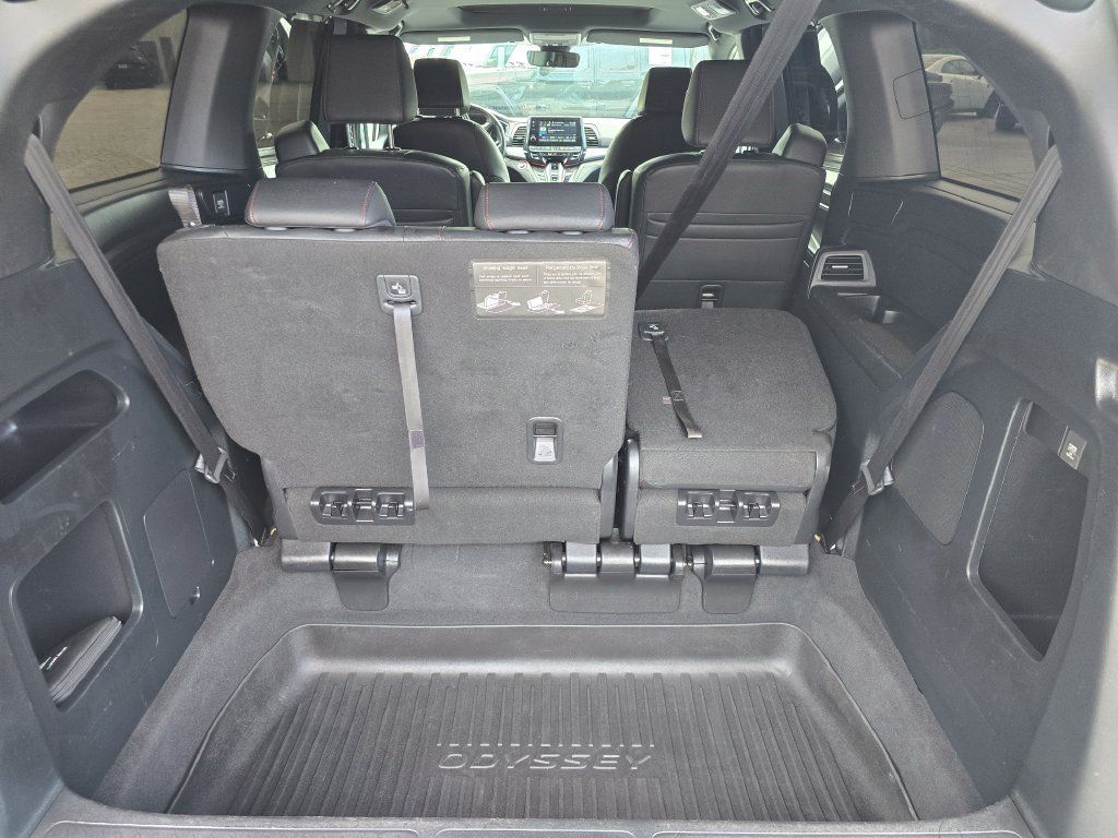 Used 2023 Honda Odyssey Sport image 14