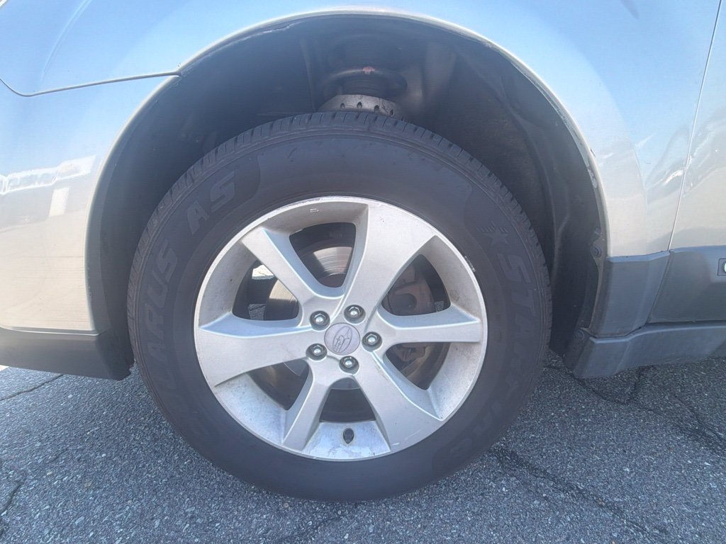 Used 2014 Subaru Outback 2.5i Premium AWD/4WD image 6