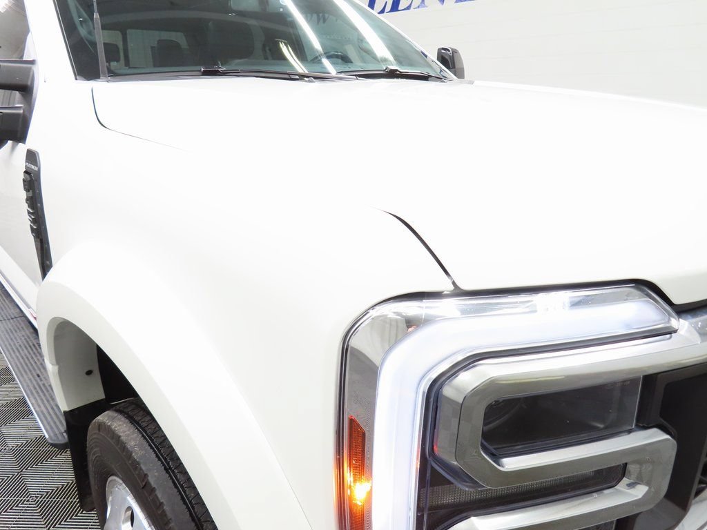Used 2025 Ford F450 Platinum w/ FX4 Off-Road Package AWD/4WD image 31