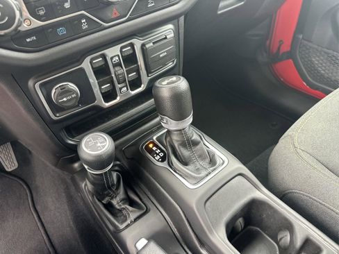 Used 2024 Jeep Wrangler Sahara image 16