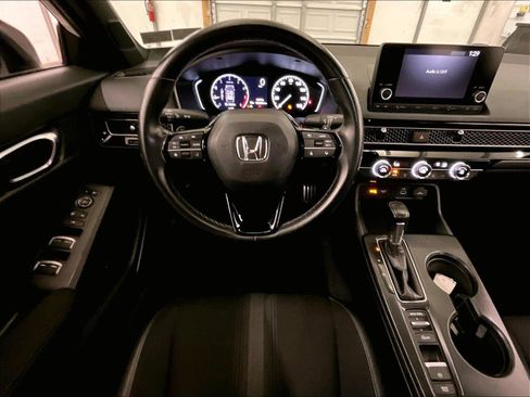 Used 2022 Honda Civic Sport image 5