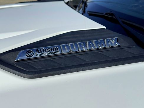 Used 2024 Chevrolet Silverado 3500 W/T image 3