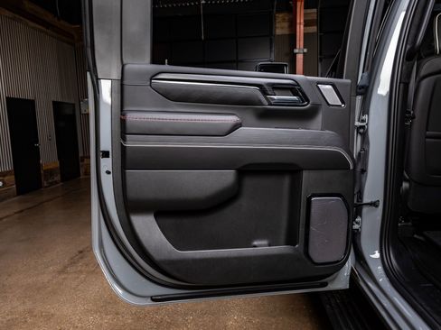 Used 2025 GMC Sierra 2500 AT4X image 37