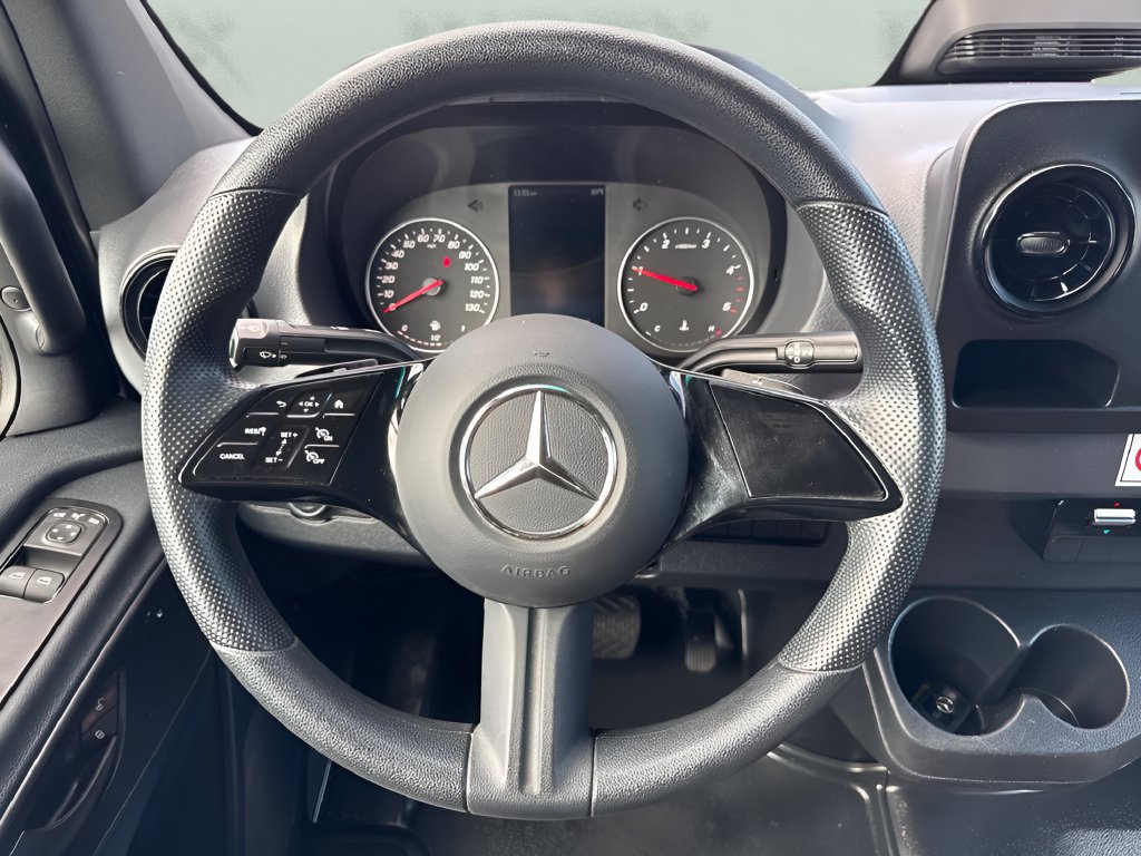 Used 2025 Mercedes-Benz Sprinter 2500 image 10