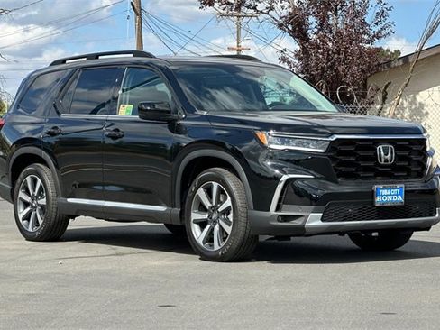 New 2025 Honda Pilot Touring image 2