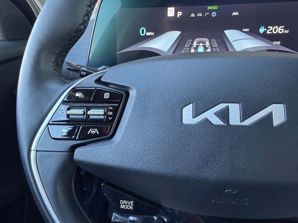 Used 2024 Kia EV6 Light AWD/4WD image 30