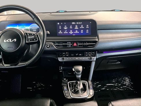 Certified 2025 Kia Seltos SX w/ SX Sunroof Package AWD/4WD image 7
