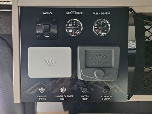 Used 2025 Mercedes-Benz Sprinter 2500 image 35